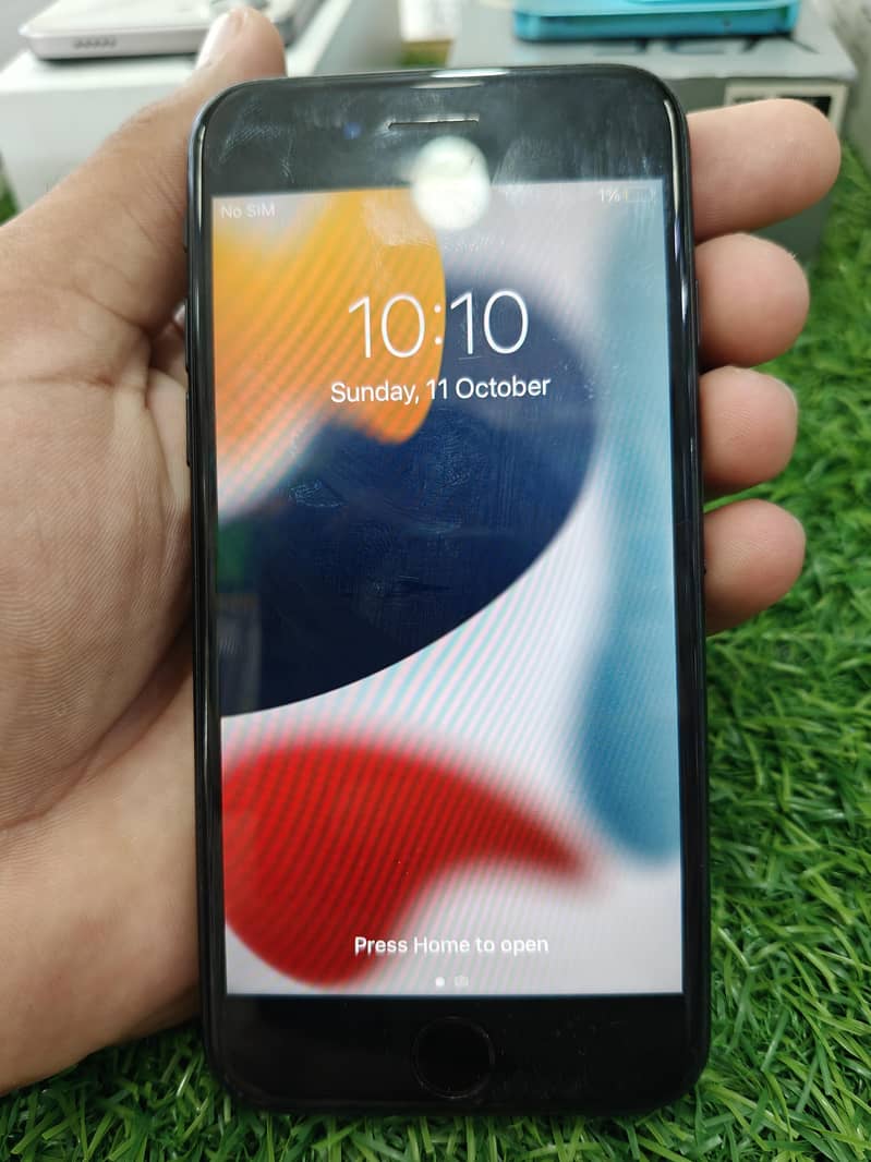 Apple iPhone 7 1