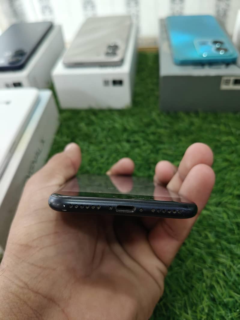 Apple iPhone 7 4