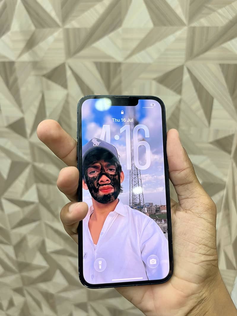 Apple iPhone 14 4