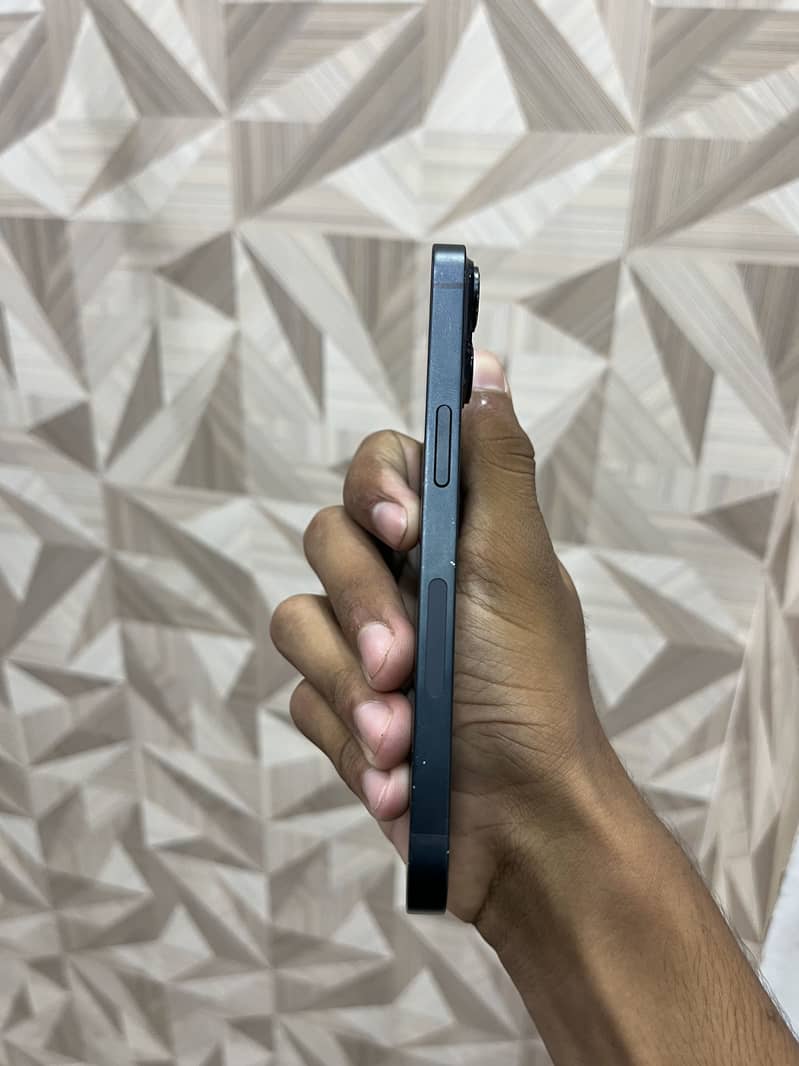 Apple iPhone 14 5