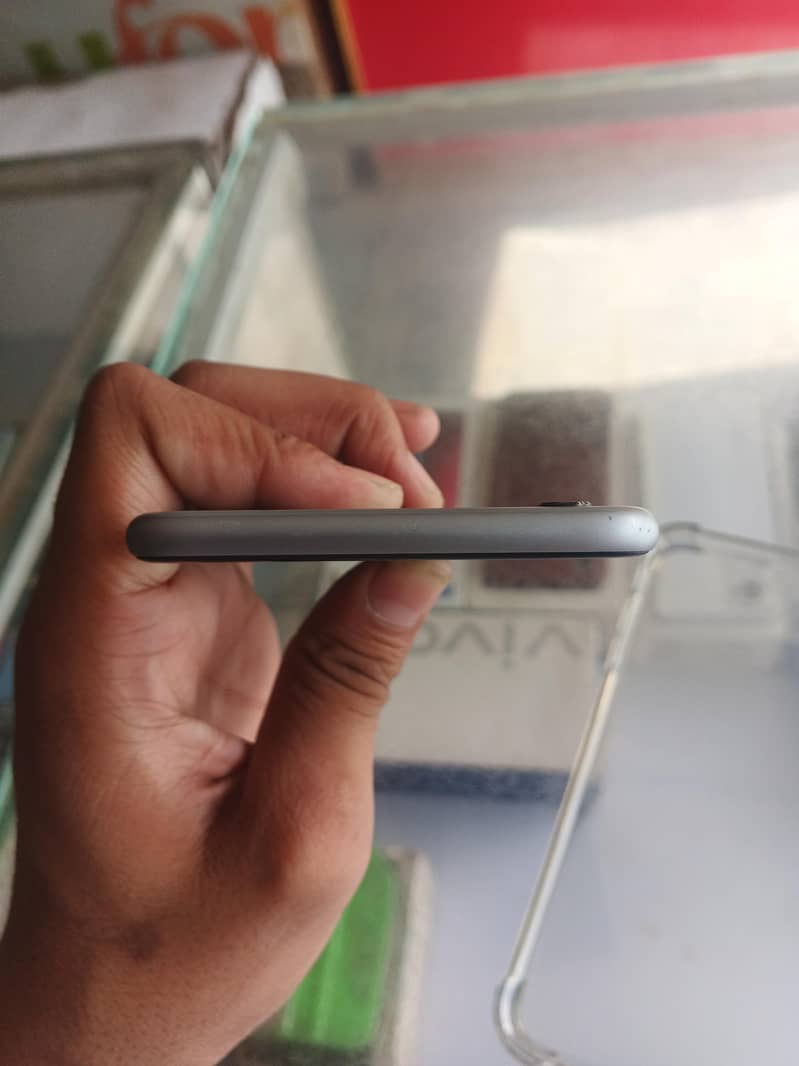 Apple iPhone 6S Plus 4