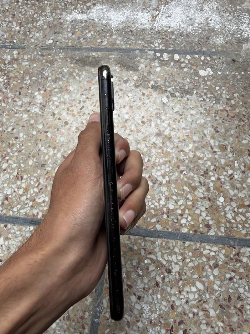 Apple iPhone XS Max 2