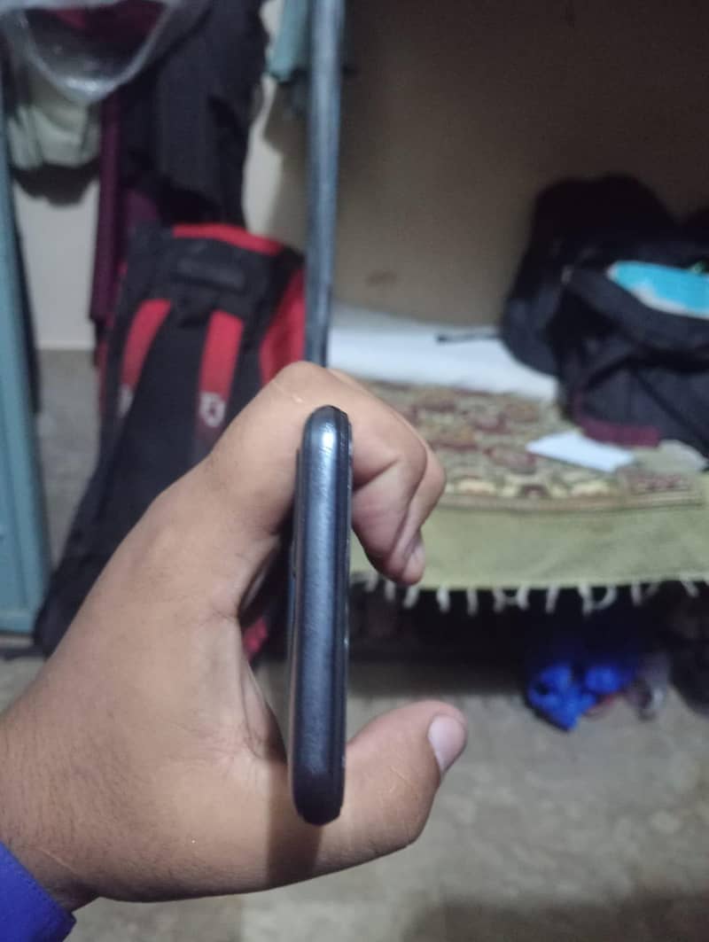 Realme C21 0