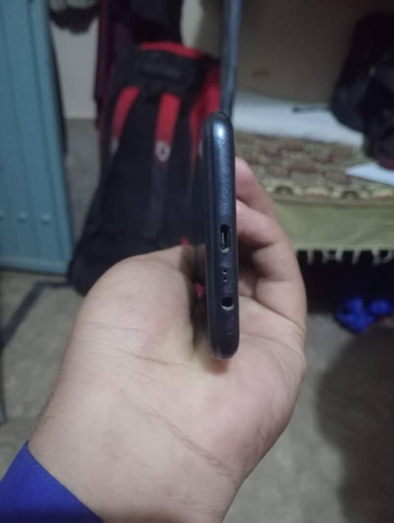 Realme C21 1