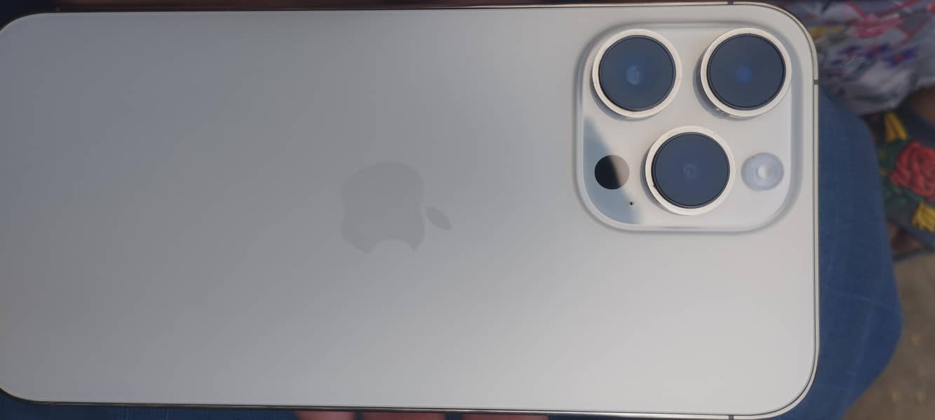 Apple iPhone 14 Pro Max 1