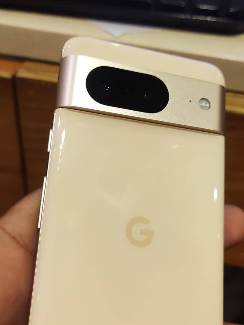 Google Pixel 8 5