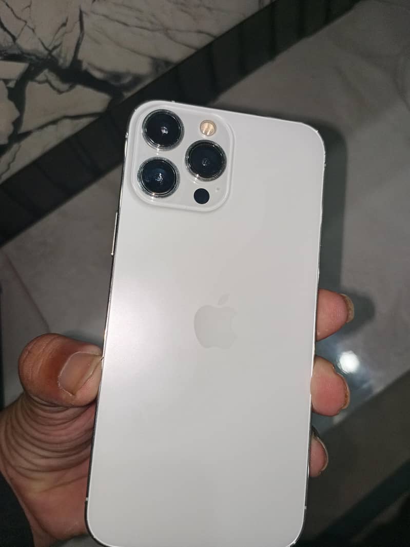 Apple iPhone 13 6