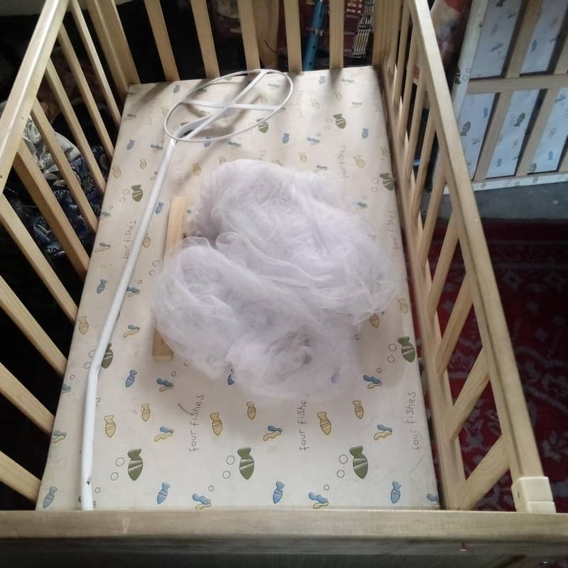baby cot 1