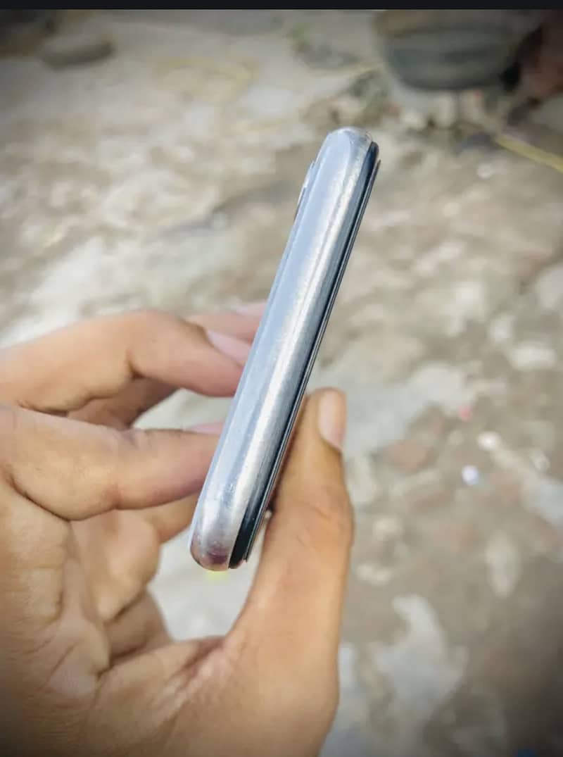 Apple iPhone X 6