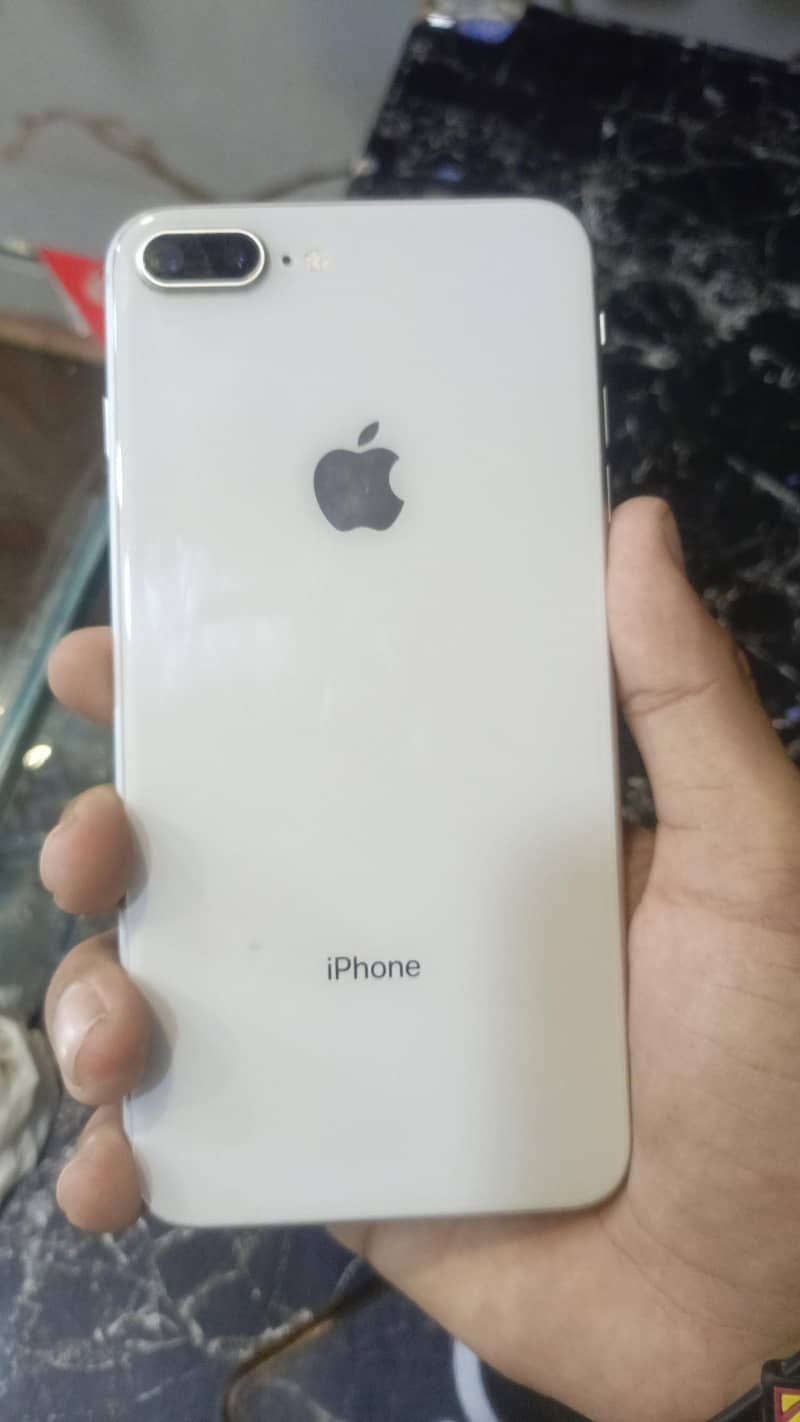 Apple iPhone 8 Plus 0