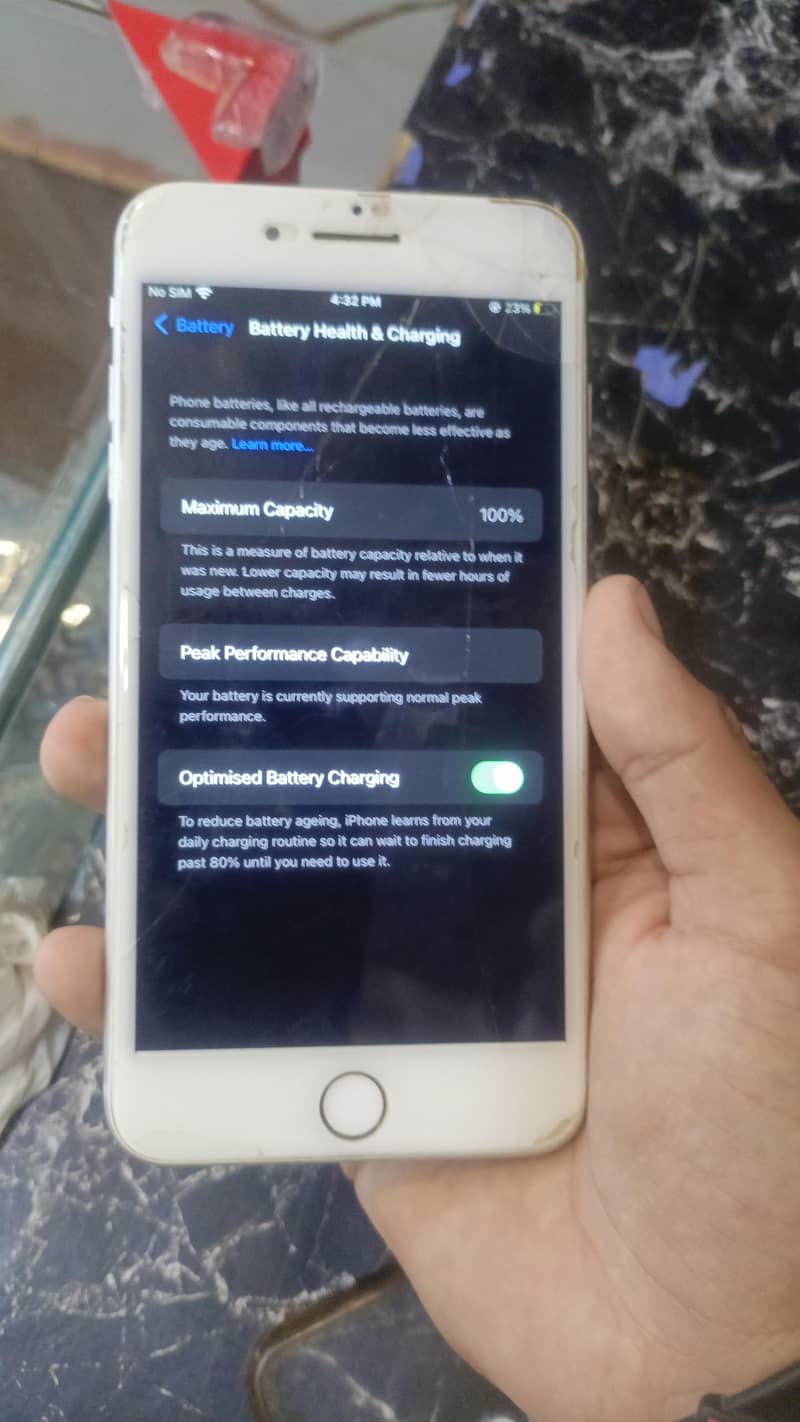 Apple iPhone 8 Plus 3