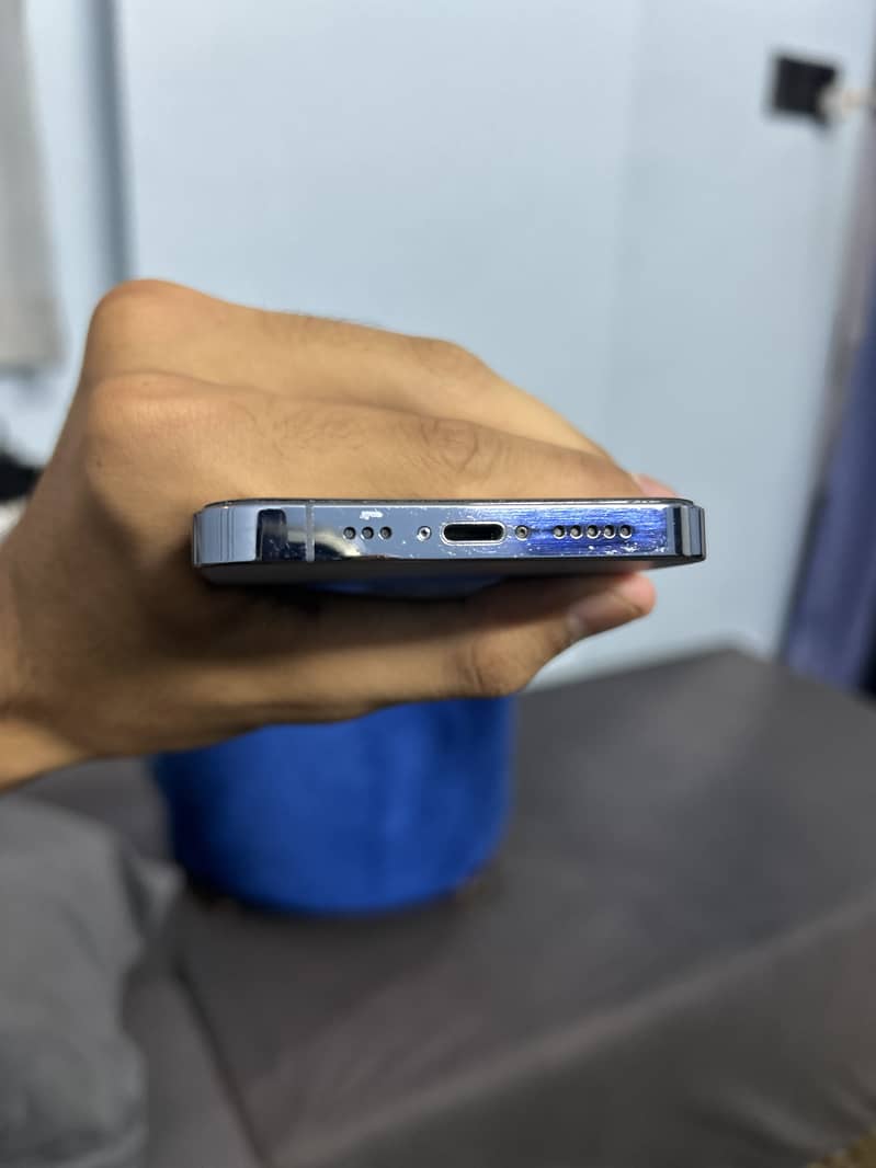 Apple iPhone 13 Pro 4