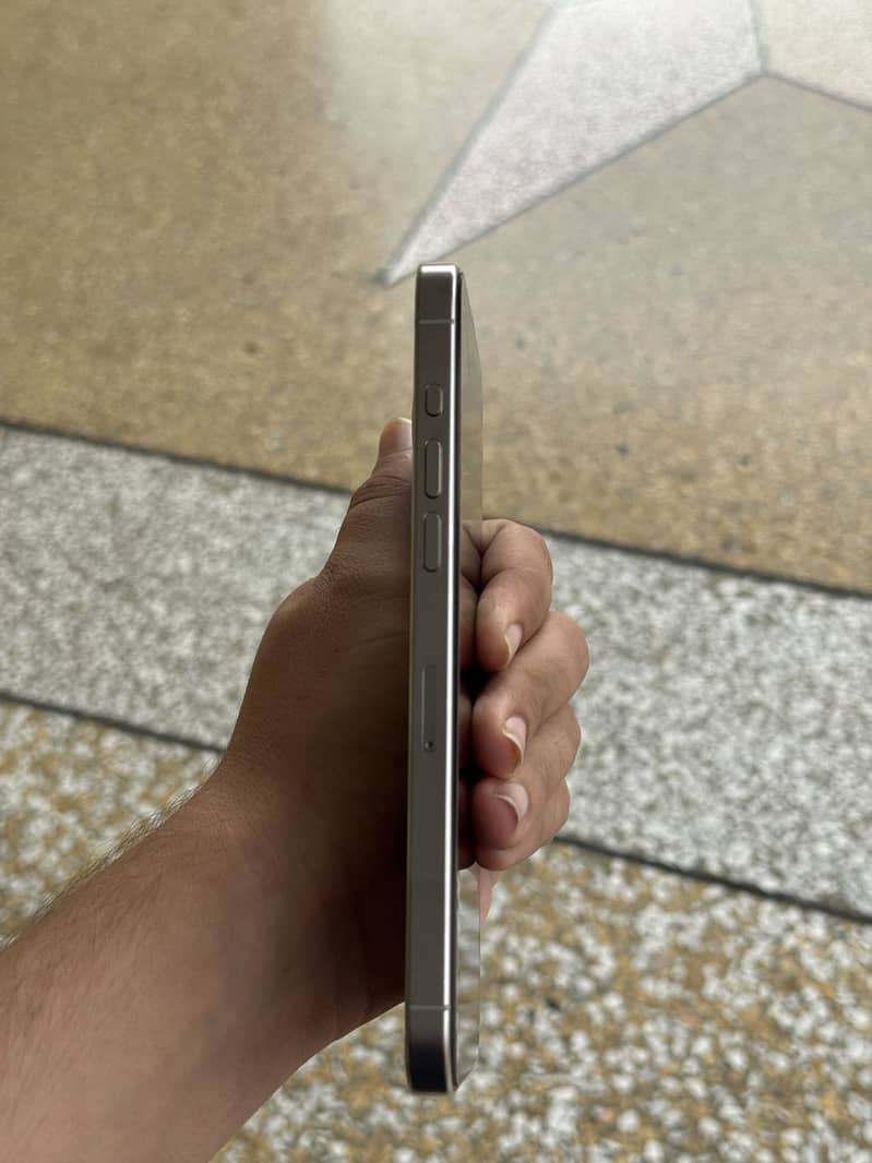 Apple iPhone 15 Pro Max 1