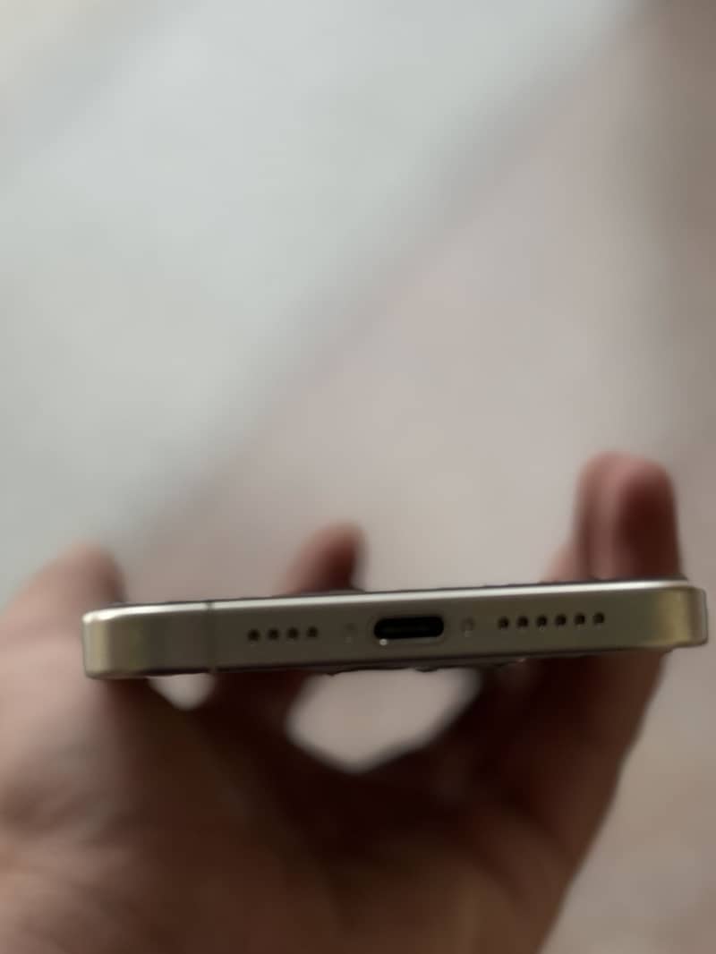 Apple iPhone 15 Pro Max 8