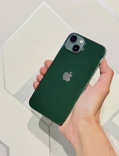 Apple iPhone 13