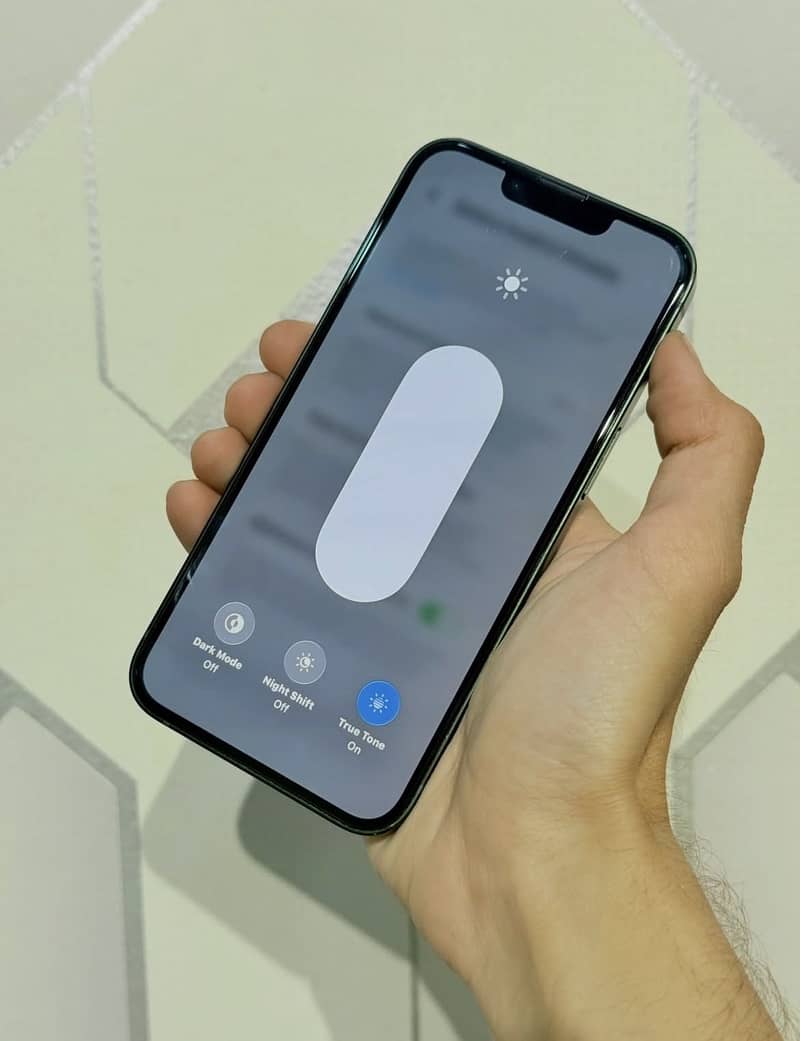 Apple iPhone 13 4