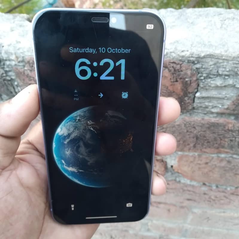 Apple iPhone 12 1