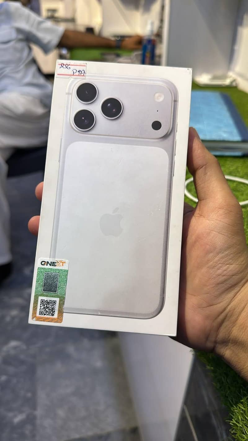 Apple iPhone 17 Pro Max 0