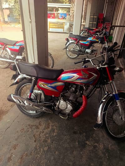 Honda 2022 model 10 bye 9 bio Moke p