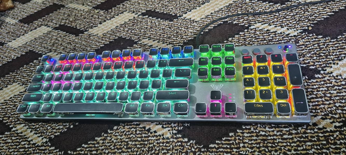 gaming keyboard 0