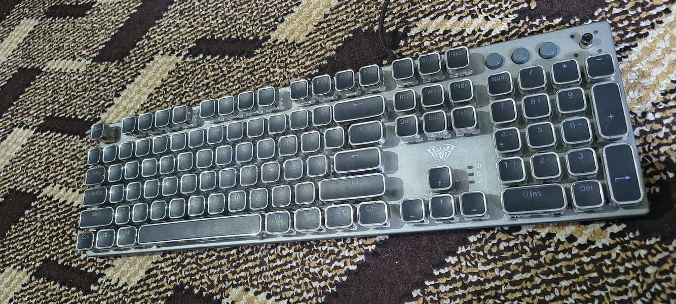 gaming keyboard 4