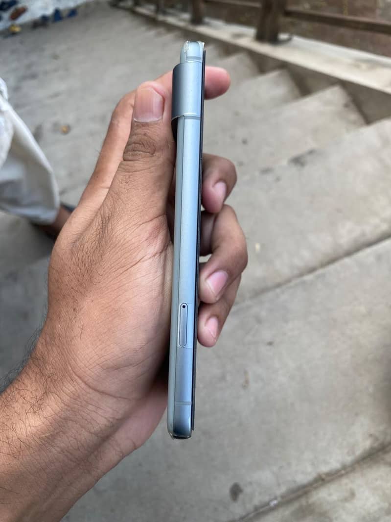 Google Pixel 8 4