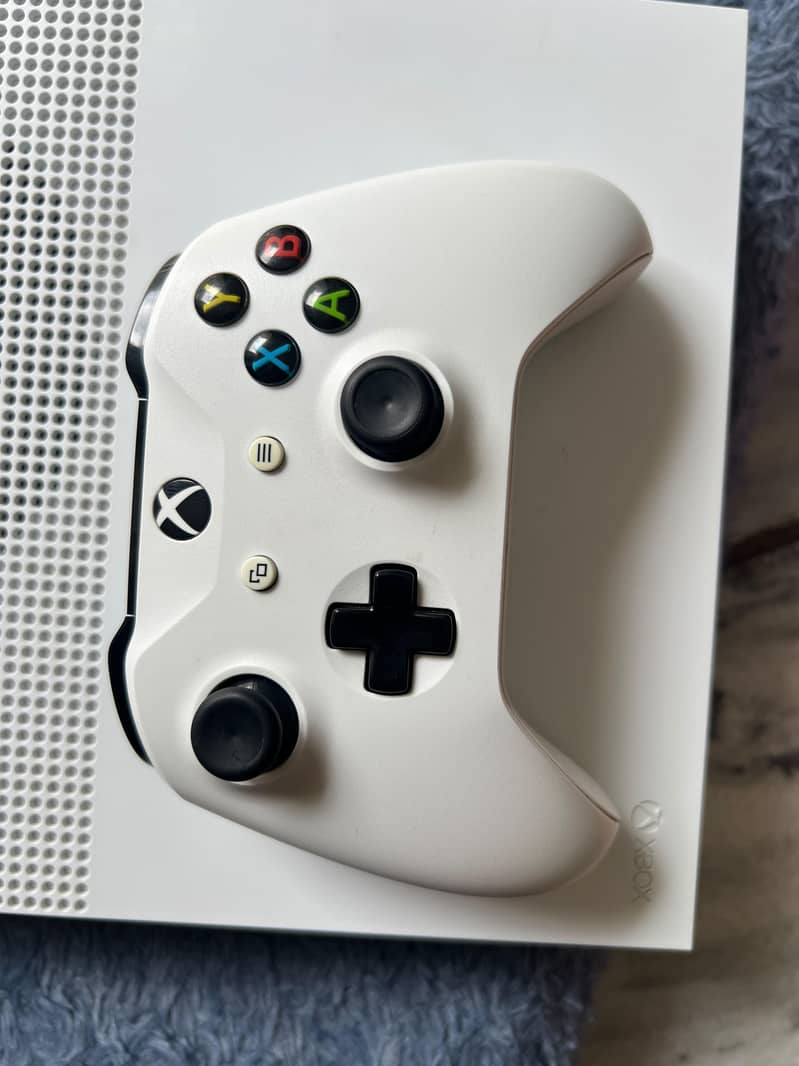 Xbox One S 2