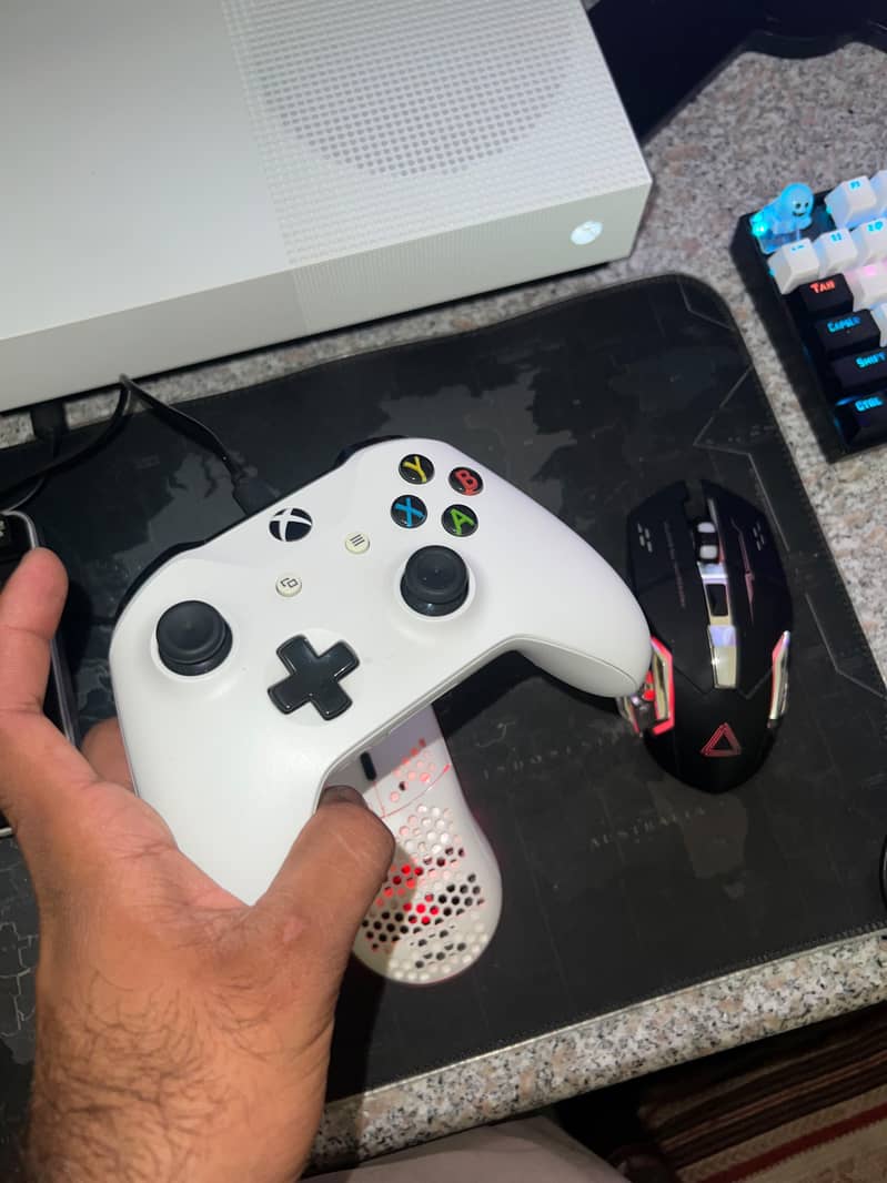Xbox One S 10