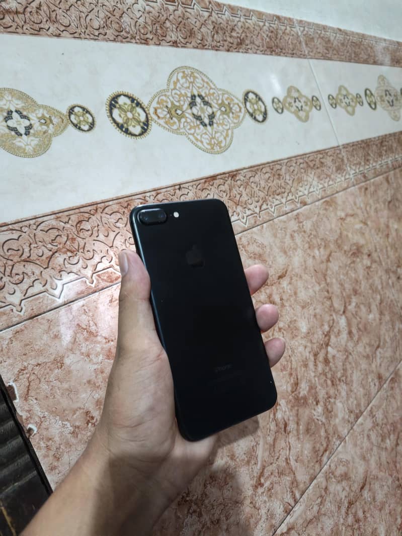 Apple iPhone 7 Plus 0