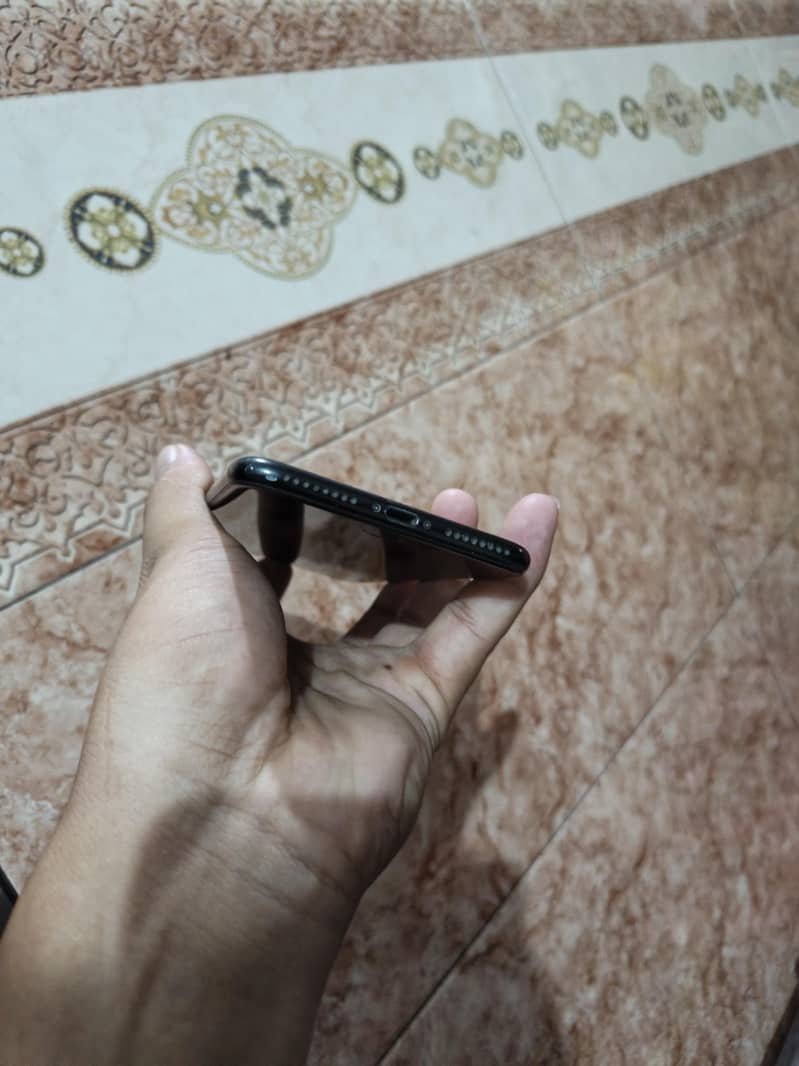 Apple iPhone 7 Plus 4