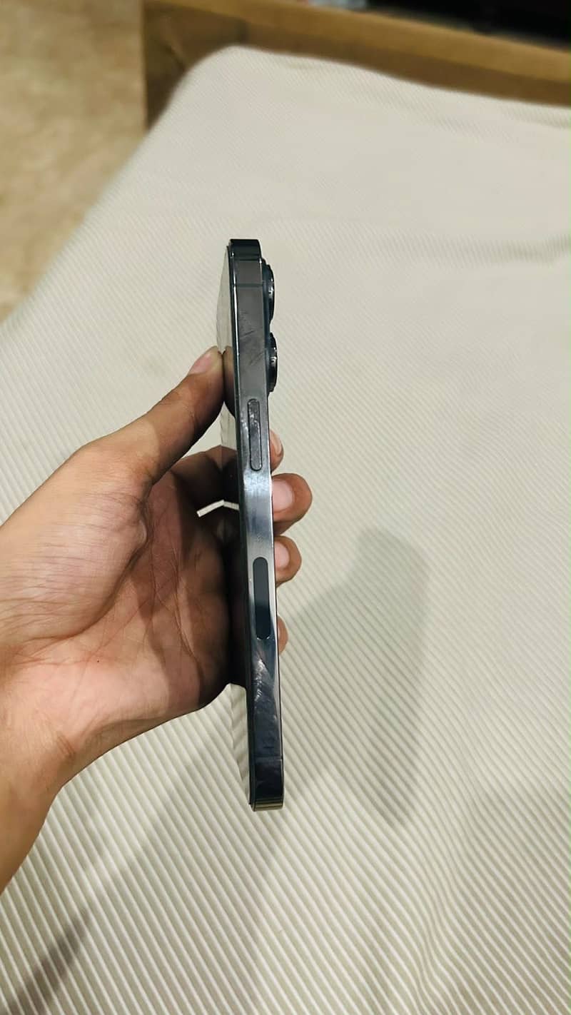 Apple iPhone 13 Pro 1