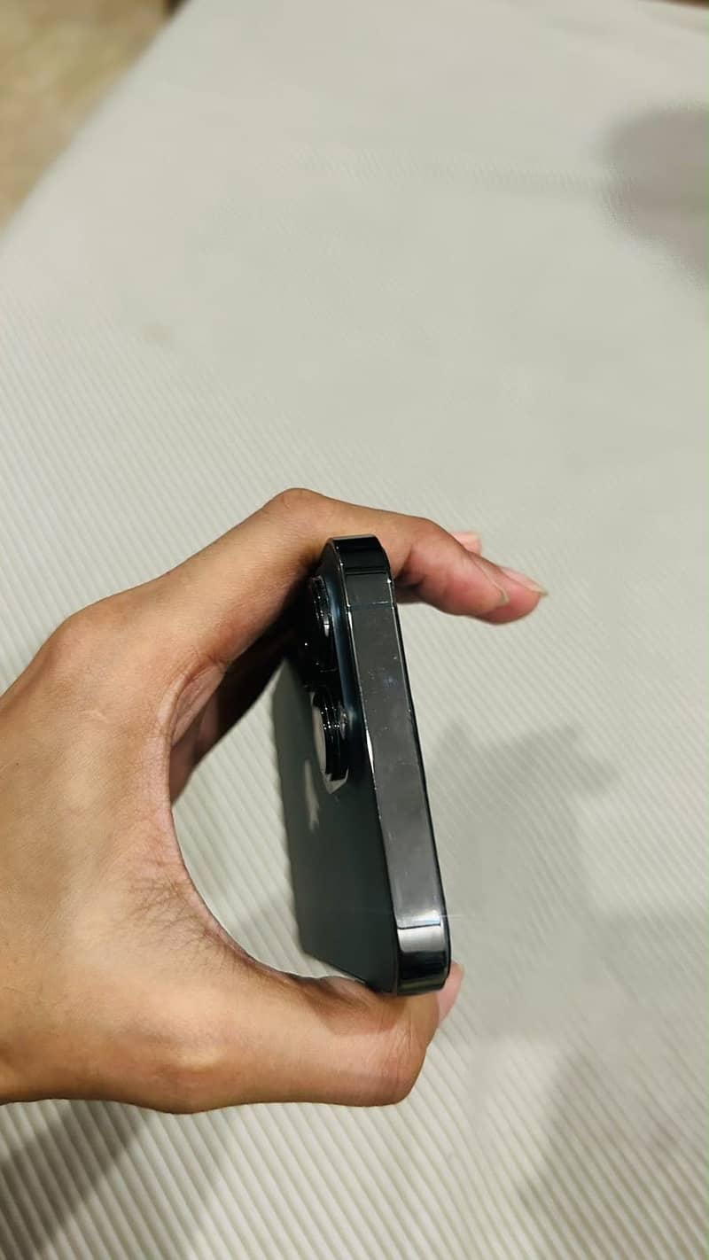 Apple iPhone 13 Pro 3