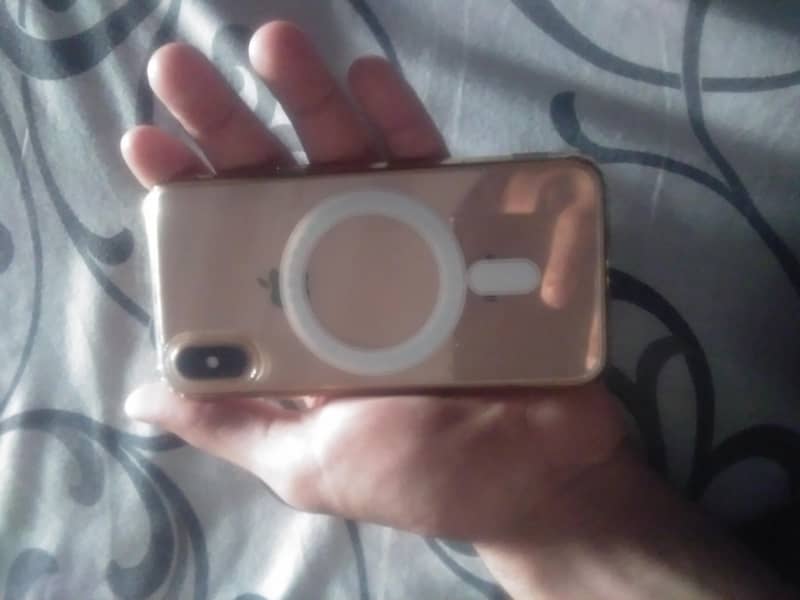 Apple iPhone XS 4