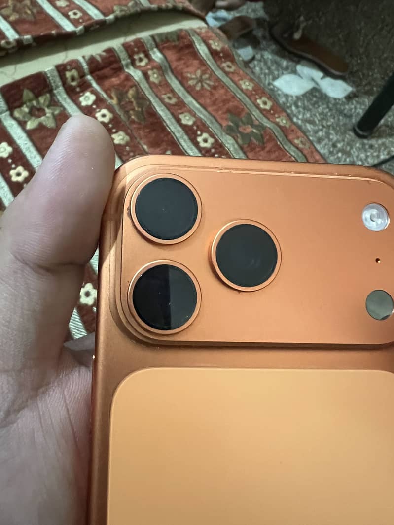 Apple iPhone 17 Pro Max 4