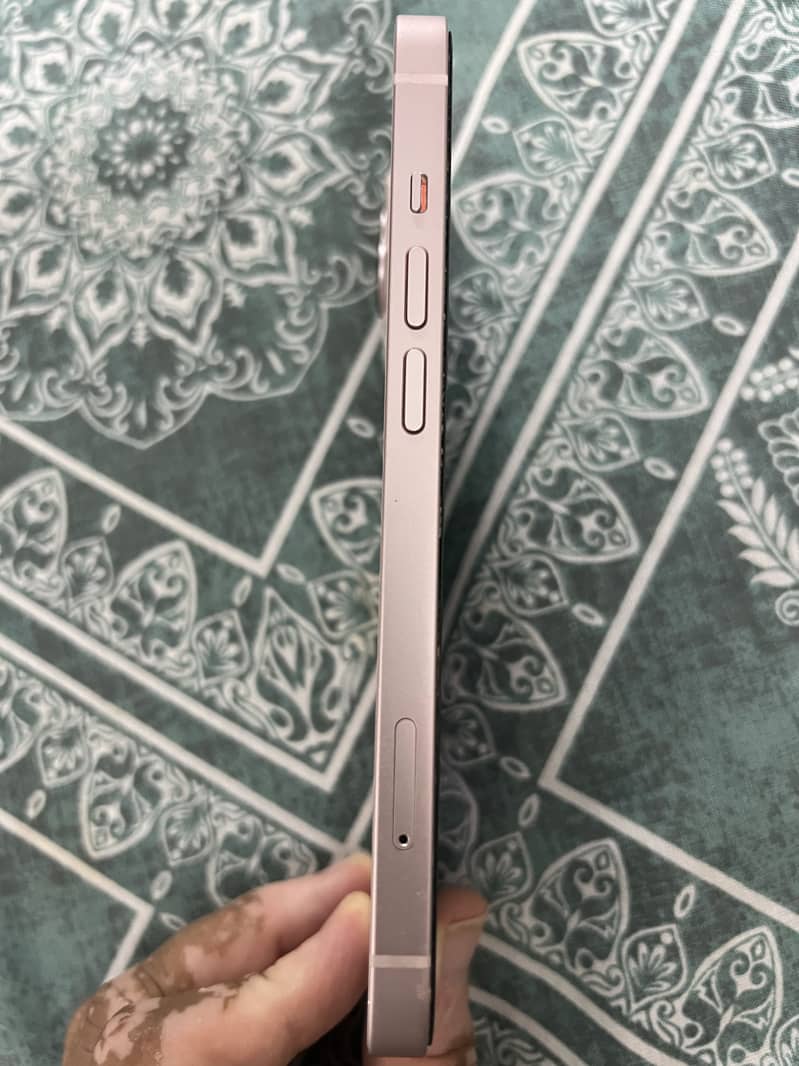 Apple iPhone 13 3