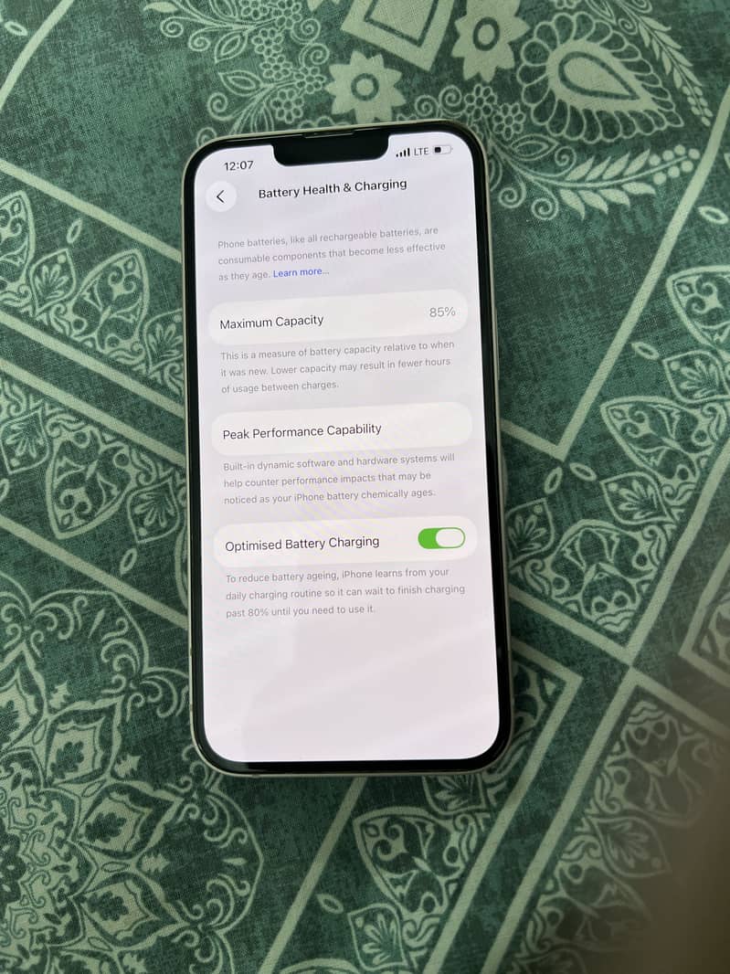 Apple iPhone 13 8