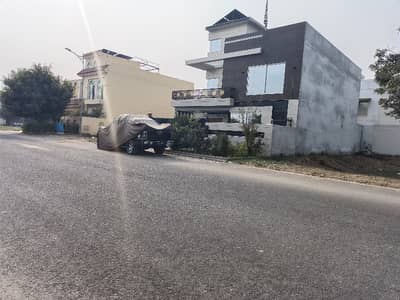 12 Marla Corner Plot Phase 1 Sui Gas and Wapda LDA Approved For Sale