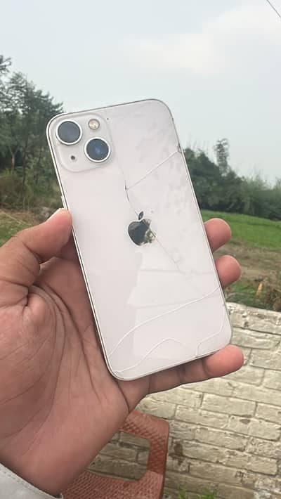 Apple iPhone 13