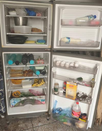 Dawlance Fridge size medium for sale