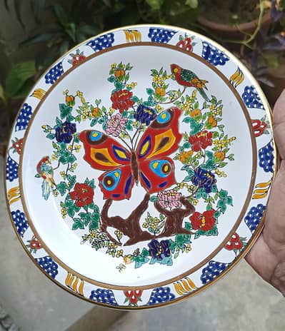 Imported Wall Hanging Plates and Showpiece.