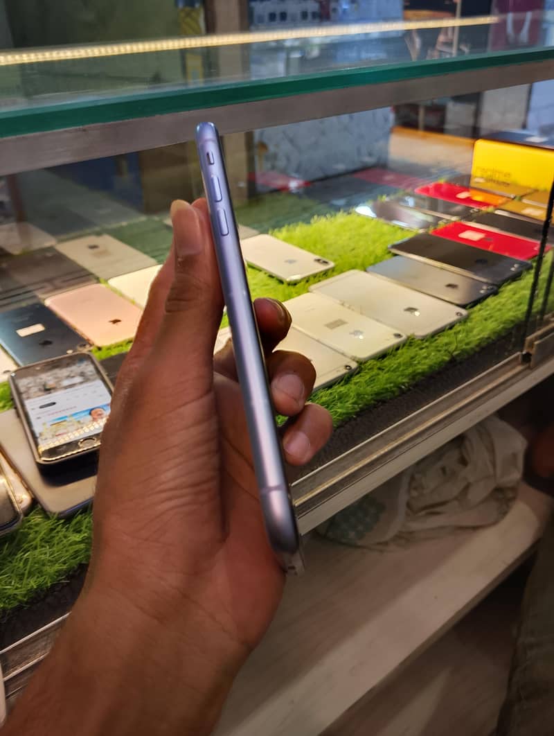 Apple iPhone 11 2