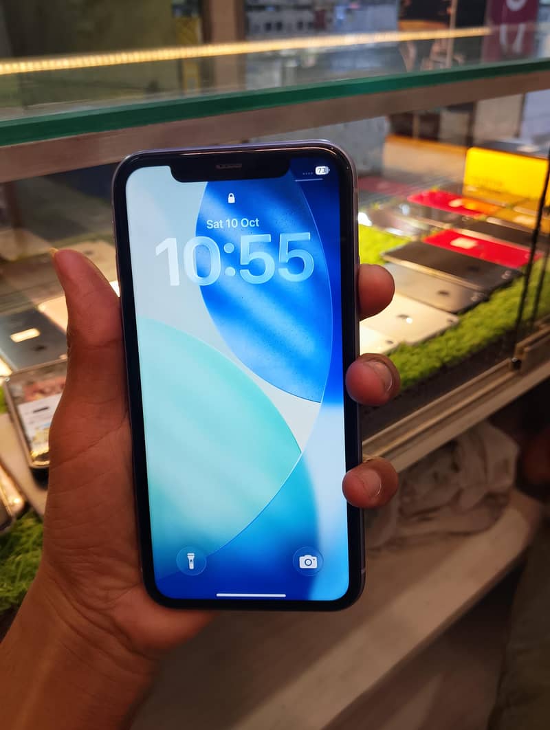 Apple iPhone 11 4
