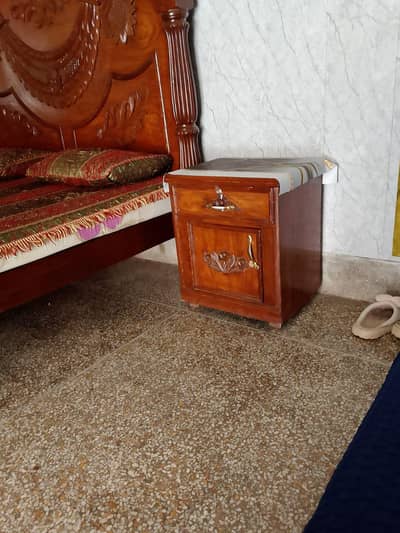 bed sofa set almari dressing table