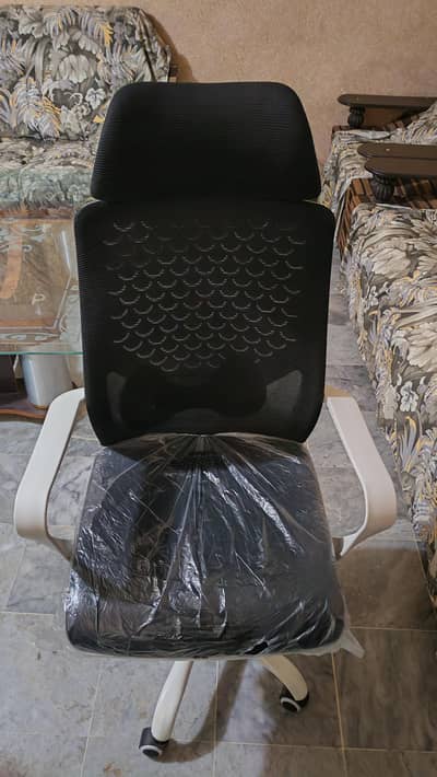 Ergonomic Office Chair with Headrest – White