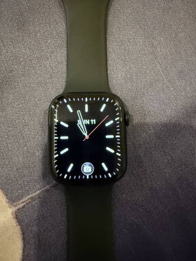 Apple Watch Series 8 45mm 10/10 complete box