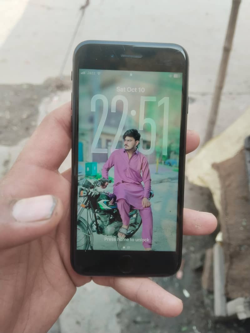Apple iPhone SE  2 6