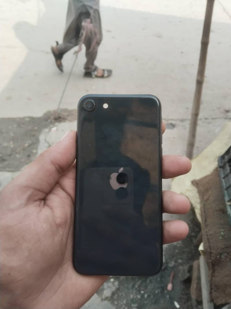 Apple iPhone SE  2 9