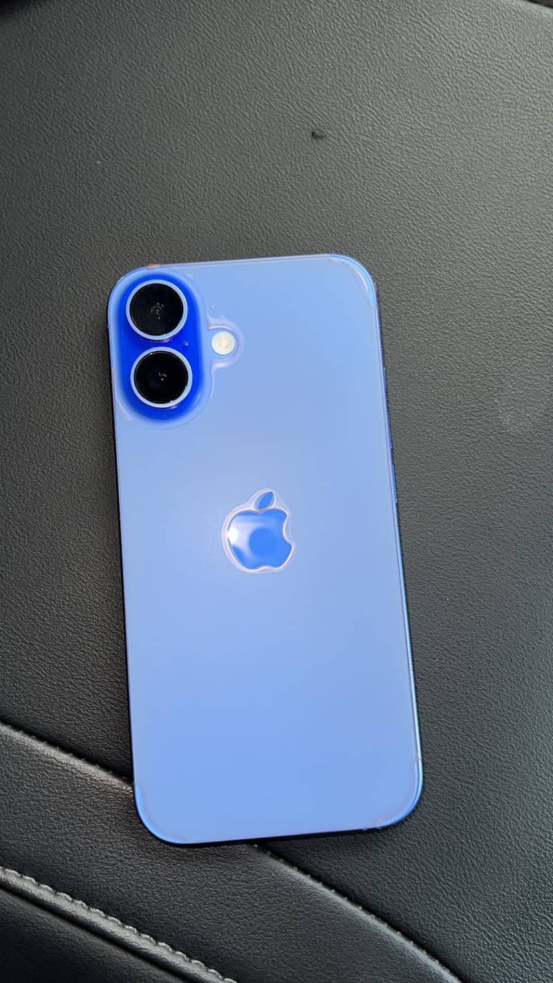 Apple iPhone 16 4