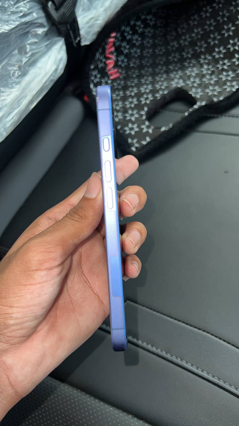 Apple iPhone 16 5
