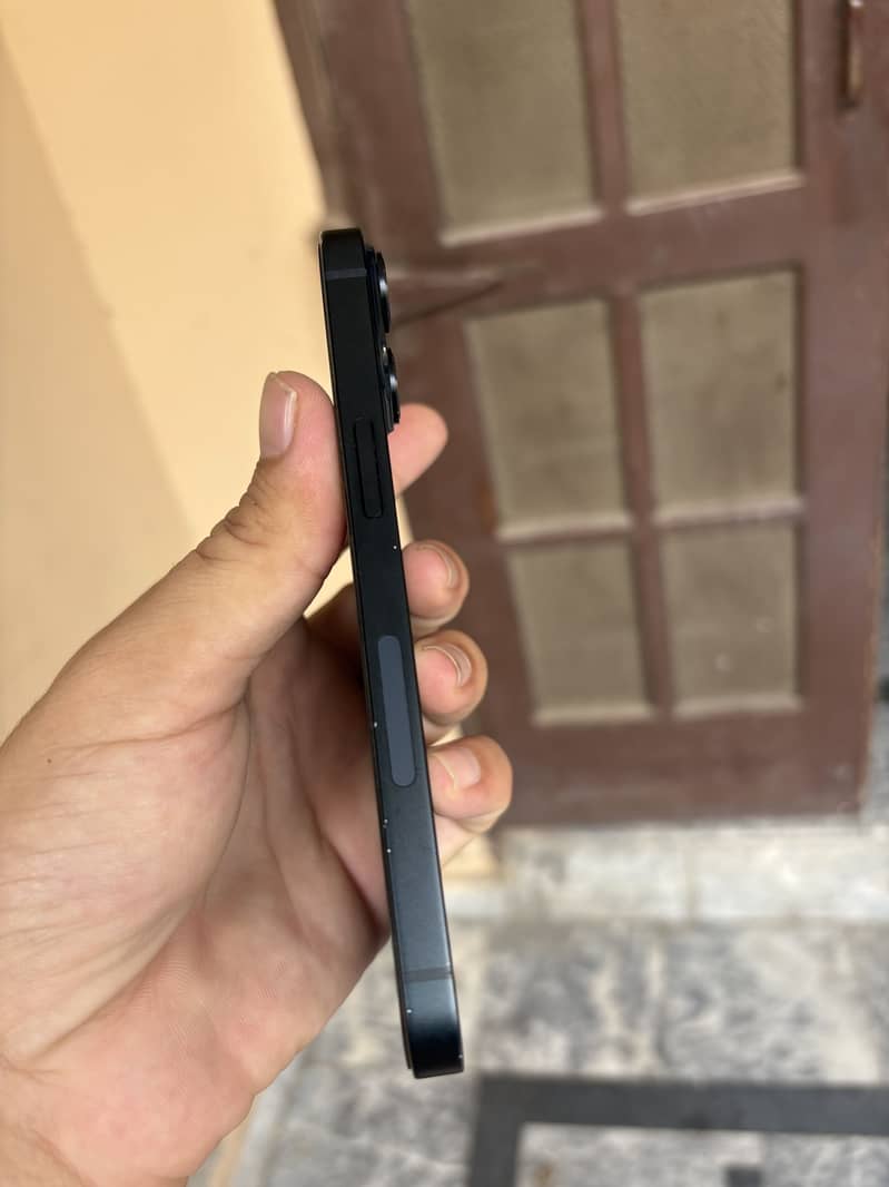 Apple iPhone 14 5